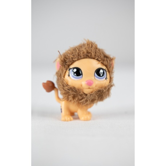 Littlest Pet Shop Other - Hasbro Littlest Pet Shop Lion Toy LPS #2574 Fuzzy Mane Figure kidcore